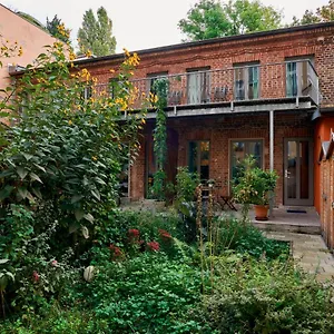 Apartment Beautiful Backyard Remise Berlin