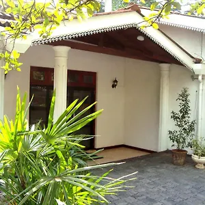 Guest house Layathraa Kandy